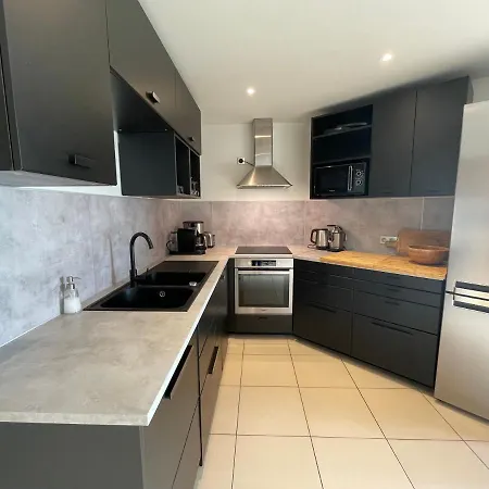 Spacieux Avec Sauna, Parking Et Jardin - 115 M2 Rez De Chaussee, 8 Couchages Font-Romeu-Odeillo-Via